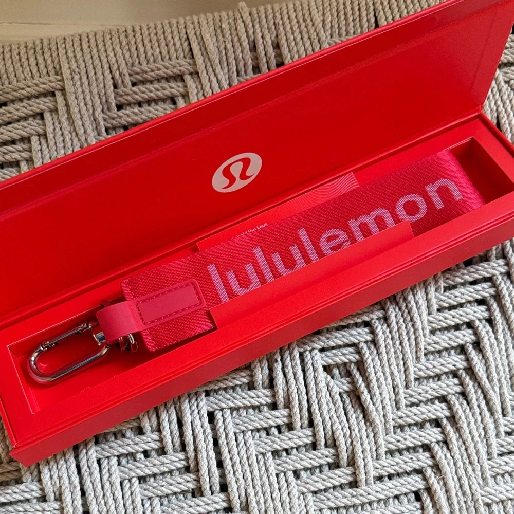 Lululemon Collective Pinnacle Member Exclusive Red Never Lost Keychain + Box NEW